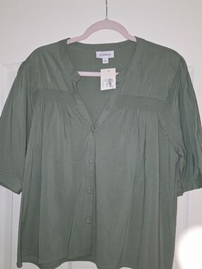 Evereve Short Sleeve Top Size L NWT